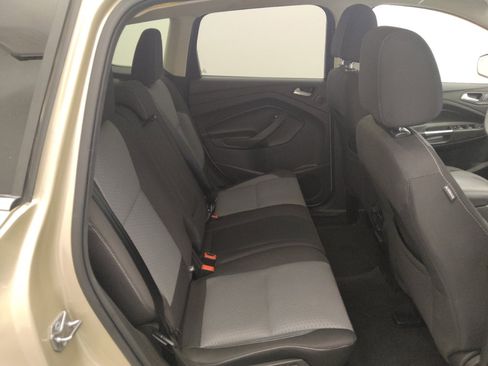 Used 2017 Ford Escape SE w/ Equipment Group 201A FWD image 19