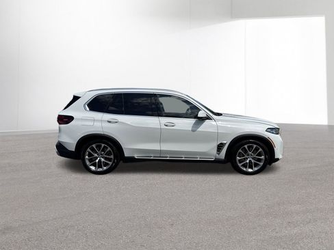 Used 2025 BMW X5 xDrive50e AWD/4WD image 29