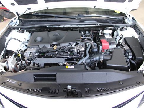 Used 2022 Toyota Camry LE AWD/4WD image 14
