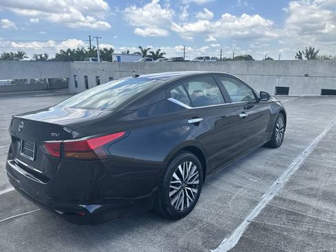 Used 2024 Nissan Altima 2.5 SV FWD image 26