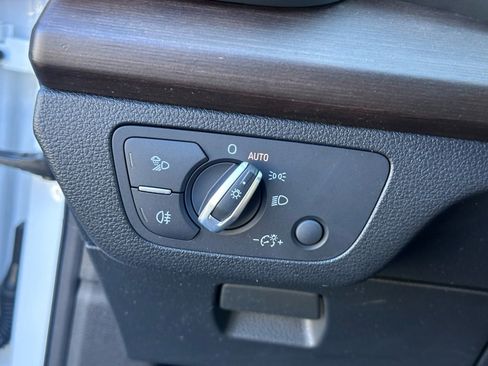 Used 2023 Audi Q5 2.0T Premium w/ Convenience Package image 21