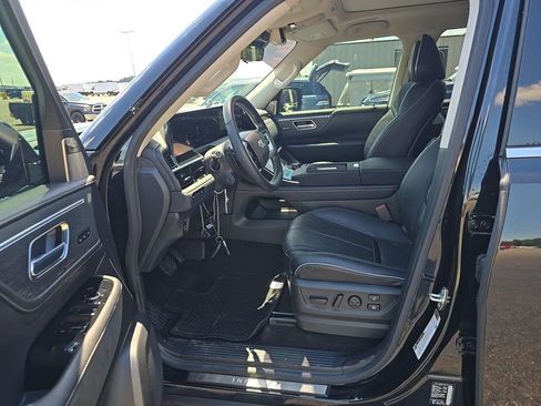 Used 2025 INFINITI QX80 Sensory AWD/4WD image 5