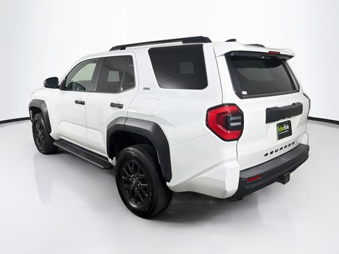 Used 2025 Toyota 4Runner SR5 AWD/4WD image 5