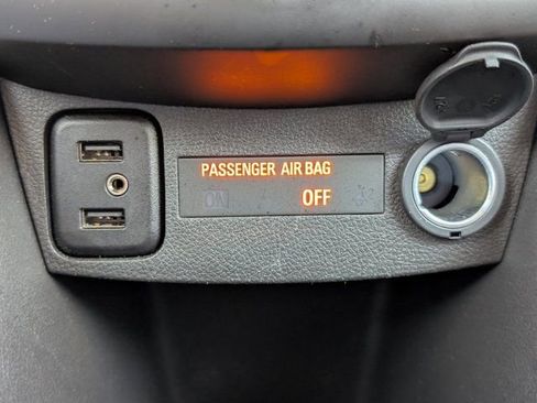 Used 2022 Chevrolet Trax LT w/ LT Convenience Package image 25