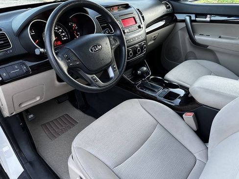 Used 2015 Kia Sorento LX AWD/4WD image 10