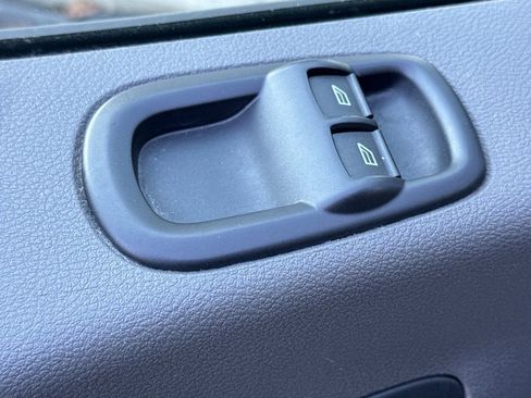 Used 2023 Ford Transit 350 XLT image 11