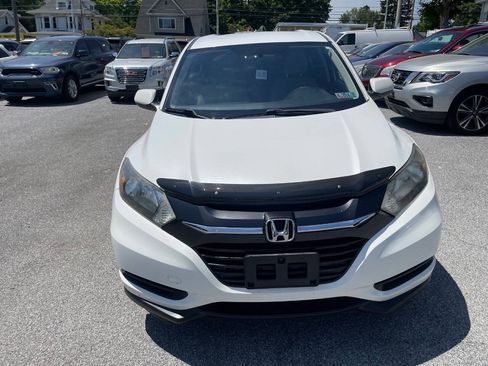 Used 2018 Honda HR-V LX image 3