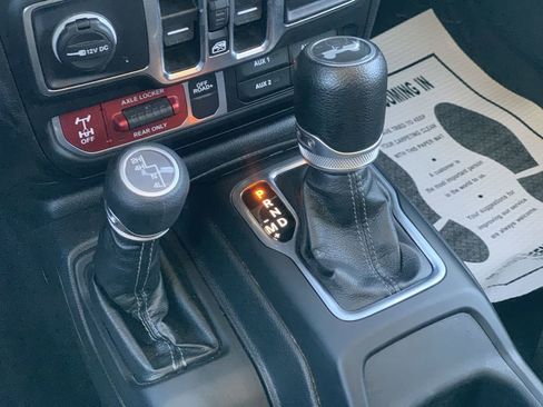 Used 2024 Jeep Wrangler Unlimited Sport AWD/4WD image 14