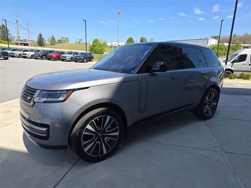 Used 2023 Land Rover Range Rover SE AWD/4WD image 9