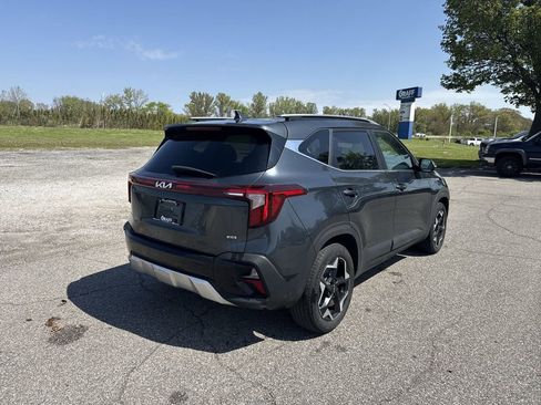 Used 2024 Kia Seltos EX AWD/4WD image 8