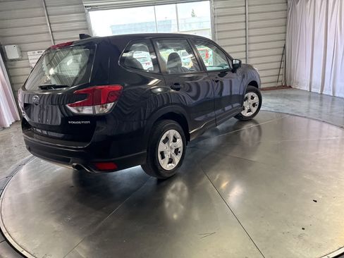 Used 2021 Subaru Forester AWD/4WD image 5