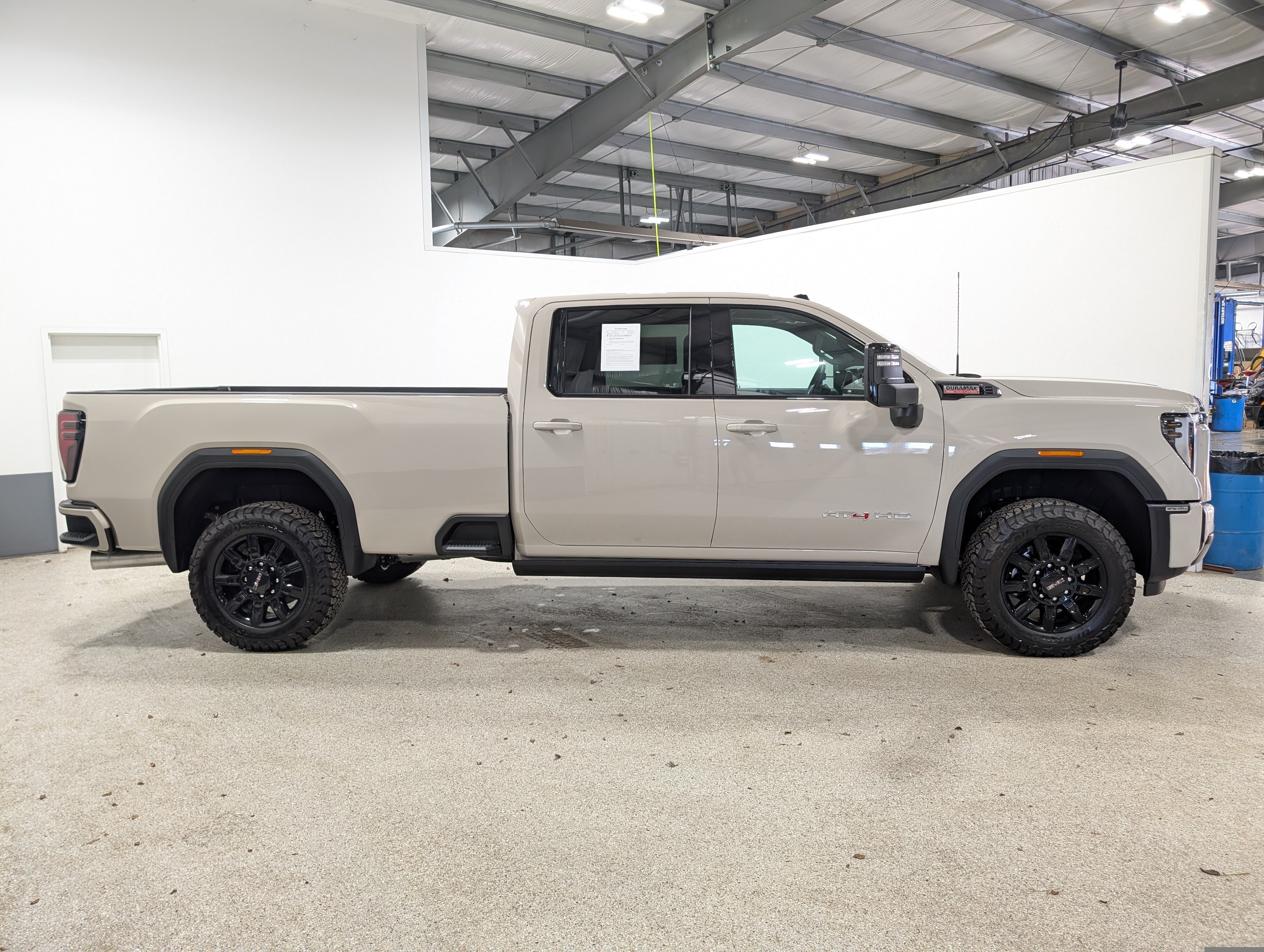 Used 2026 GMC Sierra 3500 AT4 w/ AT4 Premium Plus Package AWD/4WD image 2