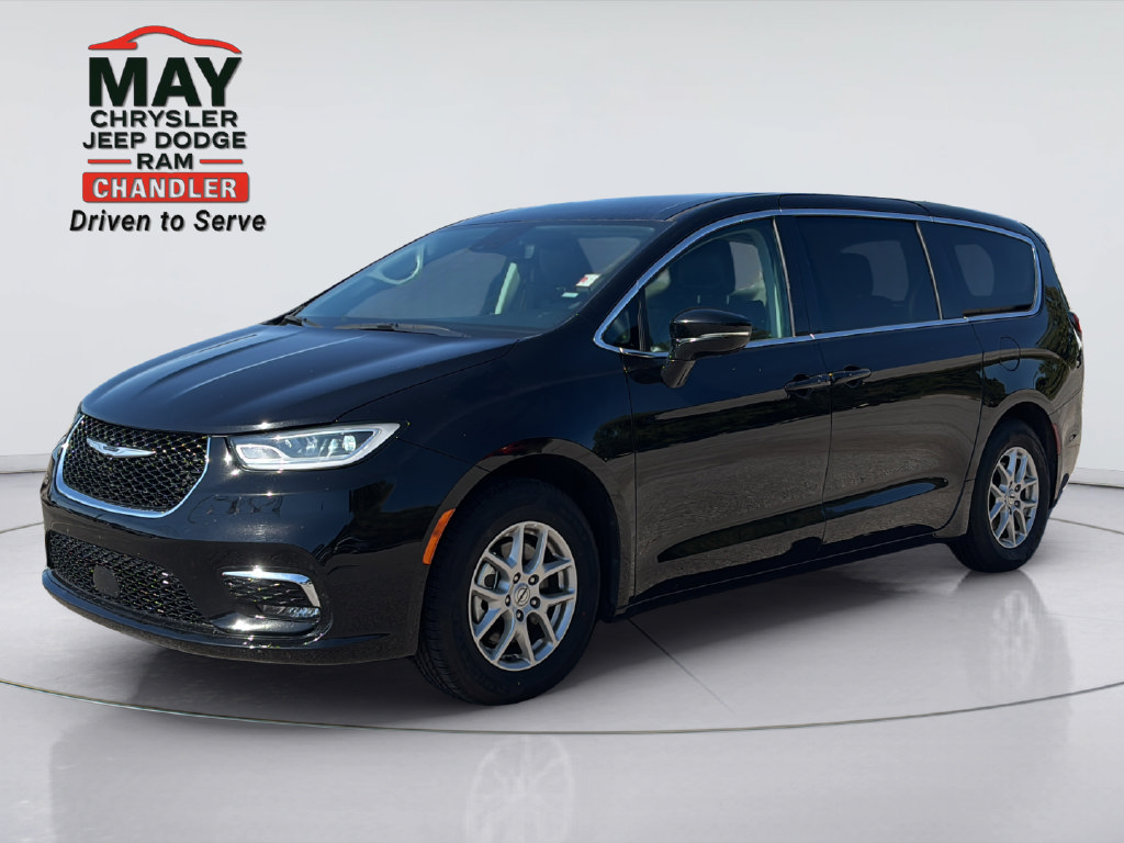 Used 2024 Chrysler Pacifica Touring-L FWD image 3