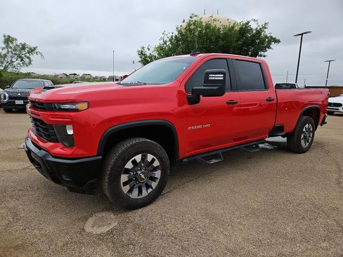 Used 2024 Chevrolet Silverado 2500 Custom w/ Custom Convenience Package AWD/4WD image 2