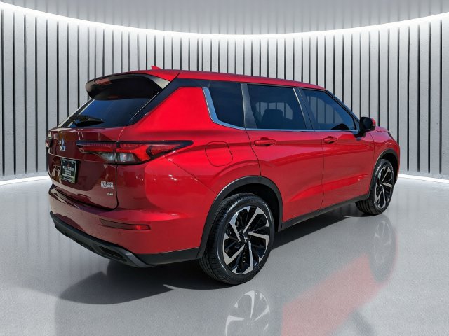 Used 2023 Mitsubishi Outlander SE FWD image 4