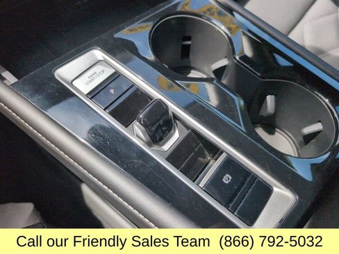 Used 2025 Volkswagen Atlas SE AWD/4WD image 22