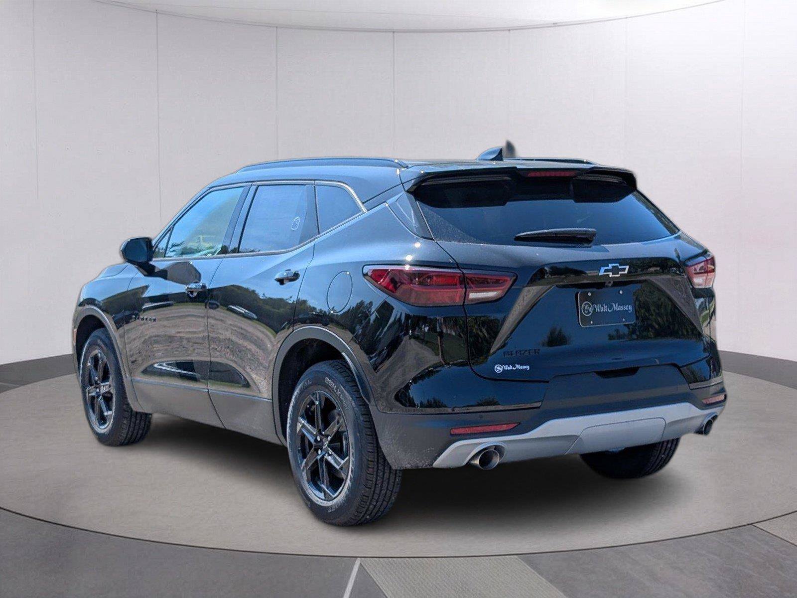 New 2026 Chevrolet Blazer LT w/ Convenience Package FWD image 3