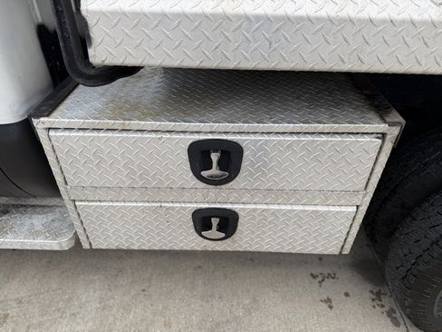 Used 1999 Ford F350 XLT image 10