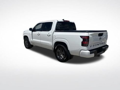 Used 2025 Nissan Frontier SV w/ SV Convenience Package RWD image 5