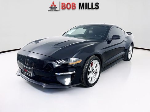 Used 2021 Ford Mustang GT w/ Black Accent Package RWD image 3