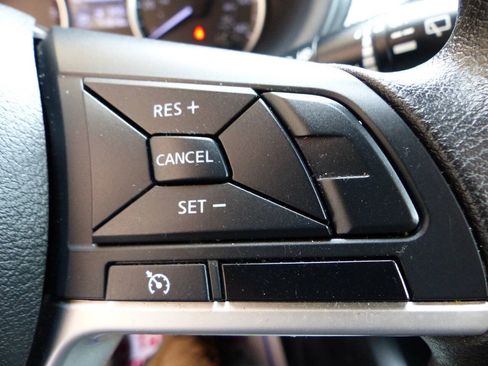 Used 2020 Nissan Kicks S FWD image 46