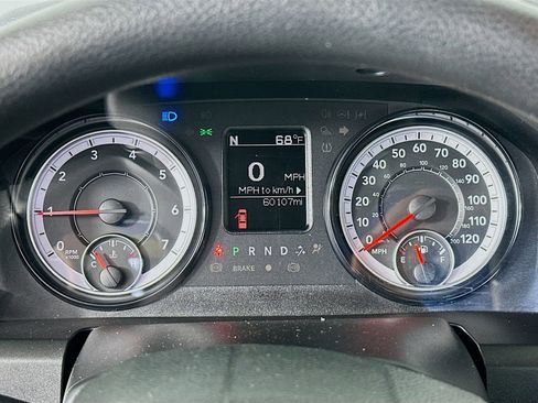 Used 2020 RAM 1500 Classic SLT AWD/4WD image 12
