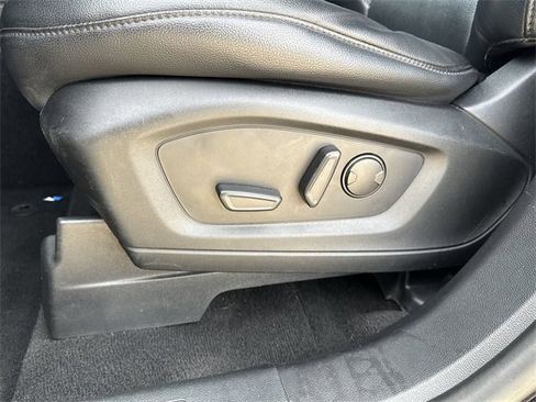 Used 2020 Ford Explorer XLT w/ Equipment Group 202A image 20