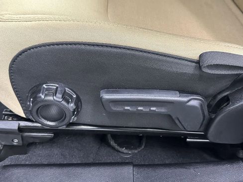 Used 2020 Jeep Wrangler Sport image 11