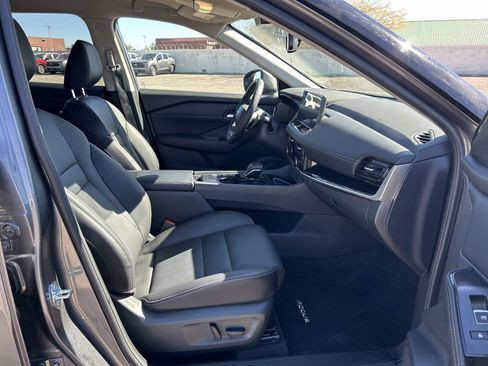 Certified 2026 Nissan Rogue SL image 11