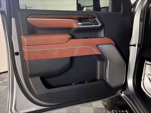 Certified 2025 GMC Sierra 2500 Denali Ultimate w/ Max Trailering Package AWD/4WD image 21