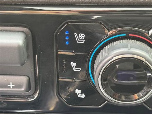 Used 2024 Chevrolet Silverado 2500 LTZ w/ LTZ Plus Package image 30