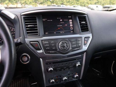 Used 2017 Nissan Pathfinder SL w/ SL Premium Package AWD/4WD image 18