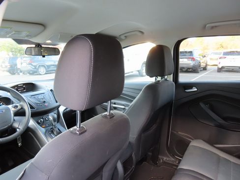 Used 2016 Ford Escape SE image 25