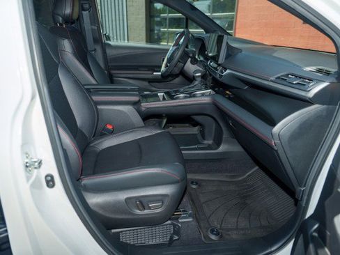 Used 2025 Toyota Sienna XSE w/ XSE Plus Package image 18