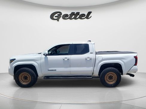 Certified 2024 Toyota Tacoma SR5 AWD/4WD image 8