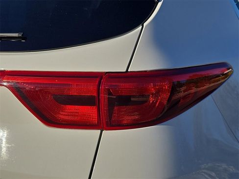 Used 2019 Kia Sportage LX image 12