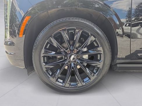 Used 2025 Cadillac Escalade Sport Platinum w/ LPO, ONYX Package AWD/4WD image 9