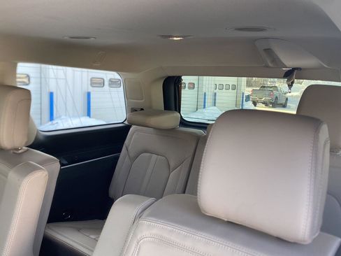 Used 2022 Ford Expedition Limited image 14
