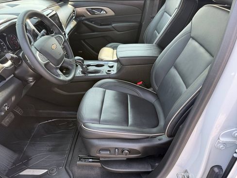 Used 2023 Chevrolet Traverse Premier w/ LPO, Floor Liner Package AWD/4WD image 10