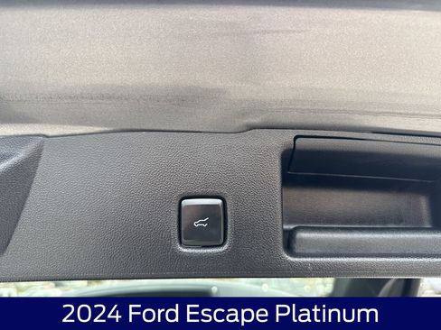 Used 2024 Ford Escape Platinum AWD/4WD image 17