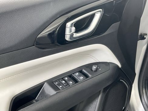 Used 2022 Jeep Compass Limited image 17