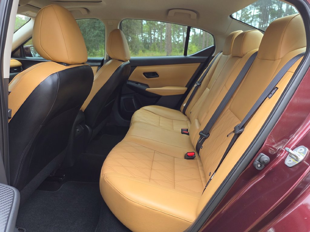 Used 2024 Nissan Sentra SV w/ SV Premium Package FWD image 15