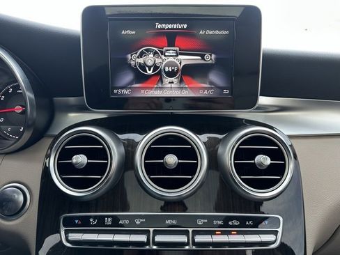 Used 2018 Mercedes-Benz GLC 300 4MATIC image 22