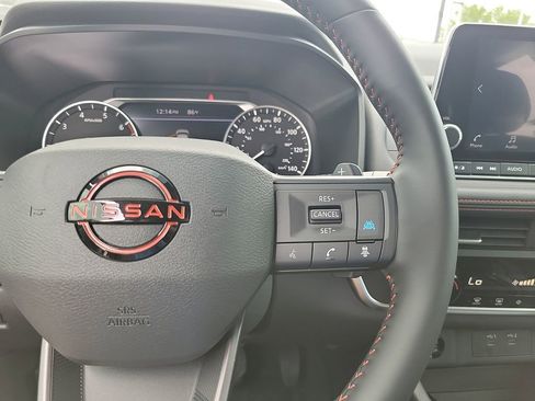 Used 2025 Nissan Rogue SV AWD/4WD image 19
