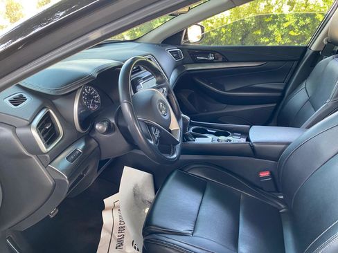 Used 2022 Nissan Maxima SV w/ Floor Mat Group FWD image 32