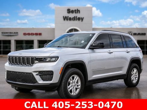 Used 2025 Jeep Grand Cherokee Laredo w/ Luxury Tech Group I AWD/4WD image 46