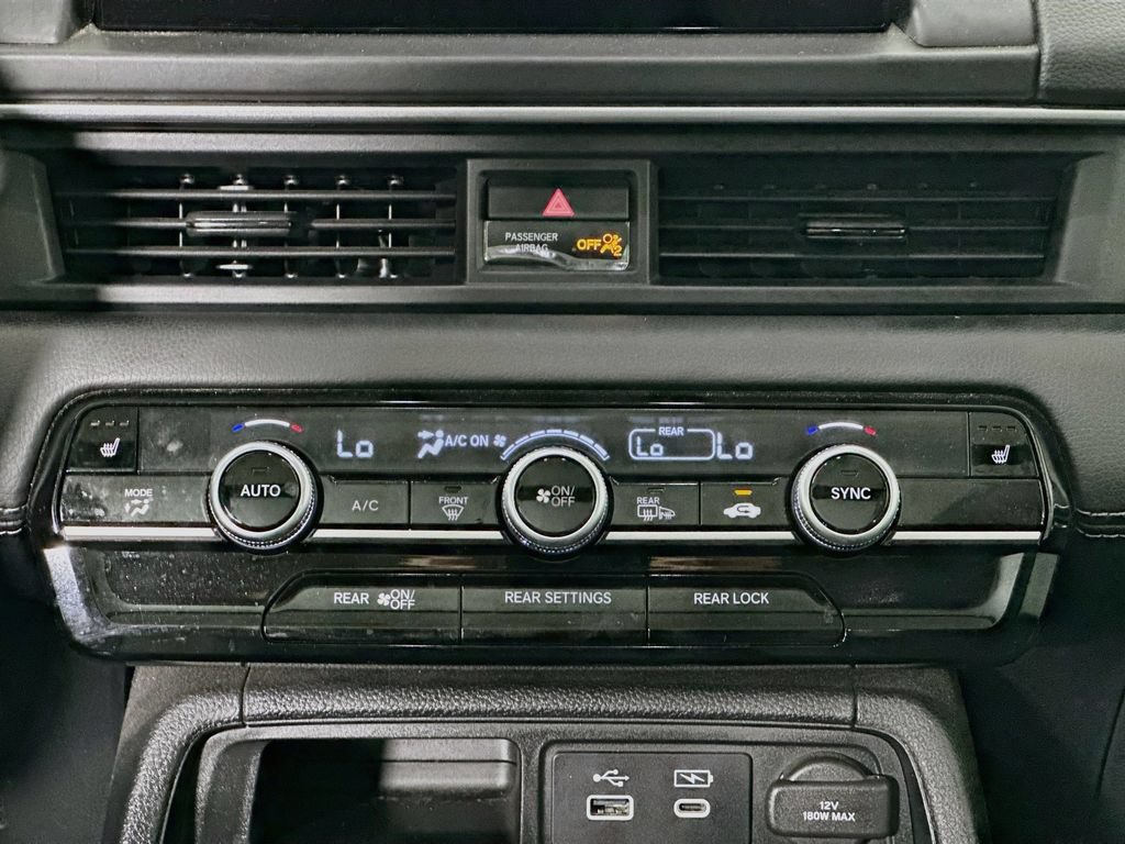 Certified 2025 Honda Pilot Touring image 14