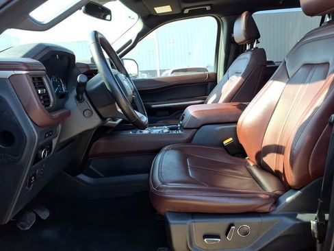 Used 2024 Ford Expedition Limited AWD/4WD image 13