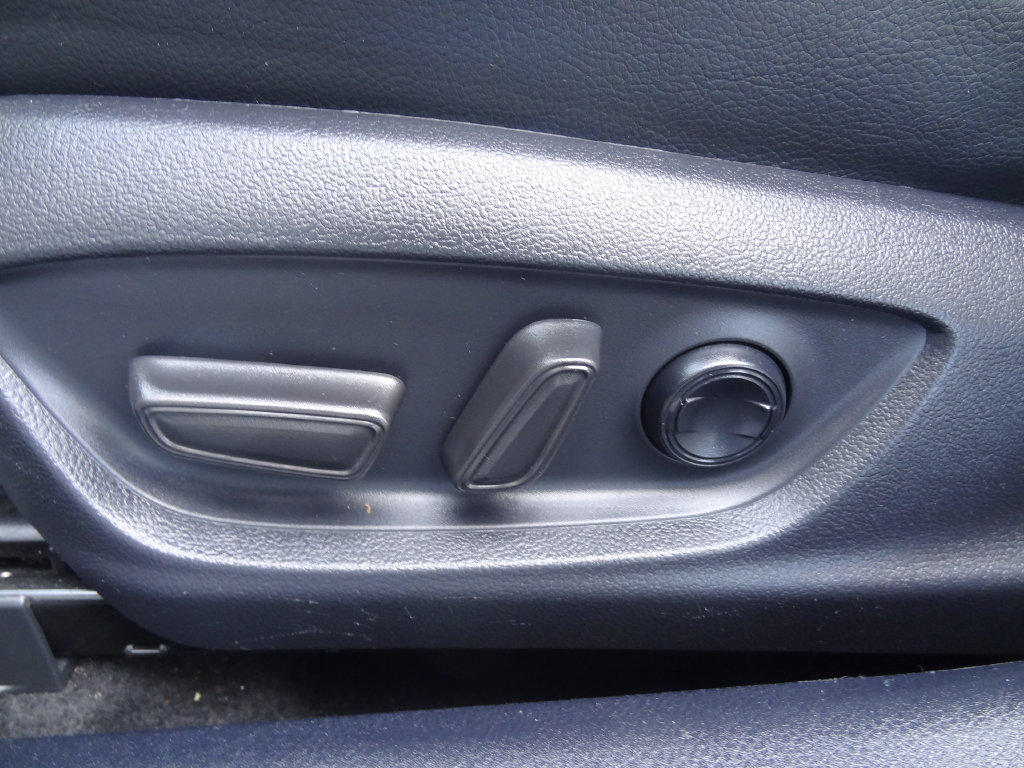 Used 2024 Toyota Camry SE w/ Blackout Package (TMS) FWD image 7