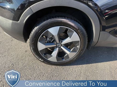 Certified 2025 Volvo XC40 B5 Core w/ Protection Package Premier image 14